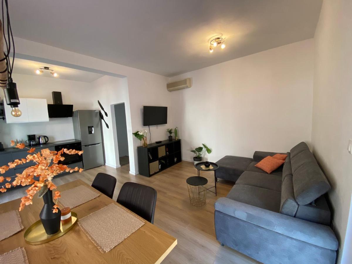 Green Oasis New Apartment Pula Exterior foto